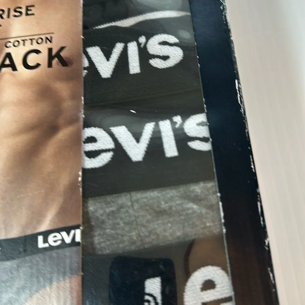 Levis levi’s pk